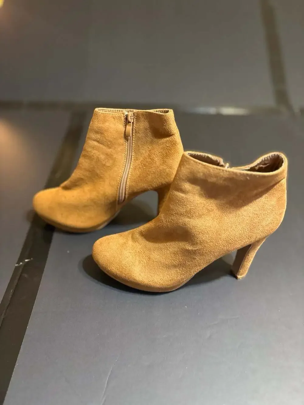 Forever Faux Suede Platform High Heel Ankle Boots Size 8.5 Tan Brown